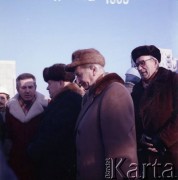 17.12.1983, Warszawa, Polska.
Spotkanie przedstawicieli władz na terenie budowy I linii metra. 1. z prawej stoi Józef Alfred Zajączkowski (zastępca dyrektora Generalnej Dyrekcji Budowy Metra).
Fot. Edward Grochowicz, zbiory Ośrodka KARTA