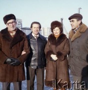 17.12.1983, Warszawa, Polska.
Spotkanie przedstawicieli władz na terenie budowy I linii metra. 1. od lewej stoi Józef Alfred Zajączkowski (zastępca dyrektora Generalnej Dyrekcji Budowy Metra).
Fot. Edward Grochowicz, zbiory Ośrodka KARTA