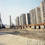 2.02.1984, Warszawa, Polska.
Budowa I linii metra w Warszawie, na odcinku wzdłuż al. Komisji Edukacji Narodowej.
Fot. Edward Grochowicz, zbiory Ośrodka KARTA