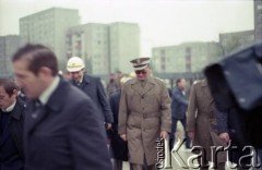 24.09.1985, Warszawa, Polska.
Wizyta gen. Wojciecha Jaruzelskiego na terenie budowy I linii metra w Warszawie (w centrum).
Fot. Edward Grochowicz, zbiory Ośrodka KARTA