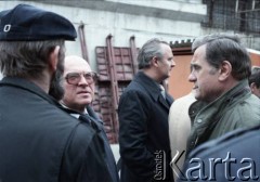 Wrzesień 1985, Warszawa, Polska.
Wizyta przedstawicieli władz na terenie budowy I linii metra w Warszawie prawdopodobnie na Ursynowie. 2 z lewej stoi Jerzy Brzostek - generalny dyrektor Generalnej Dyrekcji Budowy Metra.
Fot. Edward Grochowicz, zbiory Ośrodka KARTA