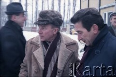 3.01.1986, Warszawa, Polska.
Wizyta wicepremiera ZSRR na terenie budowy metra w Warszawie. Pośrodku stoi Jerzy Brzostek - generalny dyrektor Generalnej Dyrekcji Budowy Metra.
Fot. Edward Grochowicz, zbiory Ośrodka KARTA
