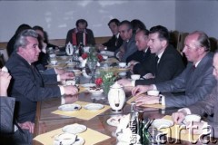 19.04.1986, Warszawa, Polska.
Podpisanie umowy związanej z budową I linii metra w Warszawie.
Fot. Edward Grochowicz, zbiory Ośrodka KARTA