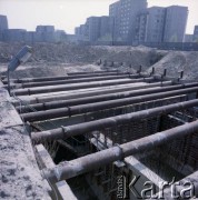 Maj 1986, Warszawa, Polska.
Budowa I linii metra metodą odkrywkową na Ursynowie.
Fot. Edward Grochowicz, zbiory Ośrodka KARTA