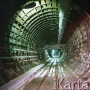 Maj 1986, Warszawa, Polska.
Widok tunelu I linii metra w Warszawie
Fot. Edward Grochowicz, zbiory Ośrodka KARTA