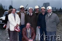 8.10.1986, Warszawa, Polska.
Pracownicy Generalnej Dyrekcji Budowy Metra i Hydrobudowy 6 na terenie budowy I linii metra w Warszawie.
Fot. Edward Grochowicz, zbiory Ośrodka KARTA