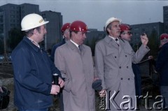 8.10.1986, Warszawa, Polska.
Wizyta przedstawicieli władz na terenie budowy I linii metra w Warszawie. 2. z lewej Władimir Bronikow - ambasador ZSRR w Polsce.
Fot. Edward Grochowicz, zbiory Ośrodka KARTA