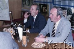 8.10.1986, Warszawa, Polska.
Spotkanie przedstawicieli władz dotyczące budowy I linii metra w Warszawie. 1. od prawej siedzi Marek Białkowski.
Fot. Edward Grochowicz, zbiory Ośrodka KARTA