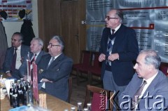 8.10.1986, Warszawa, Polska.
Spotkanie przedstawicieli władz dotyczące budowy I linii metra w Warszawie. Stoi Jerzy Brzostek - generalny dyrektor Generalnej Dyrekcji Budowy Metra.
Fot. Edward Grochowicz, zbiory Ośrodka KARTA