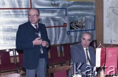 8.10.1986, Warszawa, Polska.
Spotkanie przedstawicieli władz dotyczące budowy I linii metra w Warszawie. Stoi Jerzy Brzostek - generalny dyrektor Generalnej Dyrekcji Budowy Metra.
Fot. Edward Grochowicz, zbiory Ośrodka KARTA