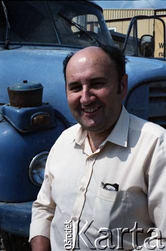 6.07.1987, Warszawa, Polska.
Pracownik Generalnej Dyrekcji Budowy Metra na Kabatach.
Fot. Edward Grochowicz, zbiory Ośrodka KARTA