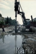 12.07.1987, Warszawa, Polska.
Budowa I linii metra prawdopodobnie wzdłuż al. Niepodległości.
Fot. Edward Grochowicz, zbiory Ośrodka KARTA