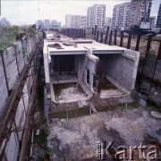 Sierpień 1988, Warszawa, Polska.
Budowa tunelu I linii metra wzdłuż al. Komisji Edukacji Narodowej.
Fot. Edward Grochowicz, zbiory Ośrodka KARTA