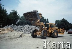 Sierpień 1988, Warszawa, Polska.
Koparka na budowie I linii metra.
Fot. Edward Grochowicz, zbiory Ośrodka KARTA