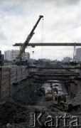Sierpień 1988, Warszawa, Polska.
Budowa tunelu I linii metra wzdłuż al. Komisji Edukacji Narodowej.
Fot. Edward Grochowicz, zbiory Ośrodka KARTA