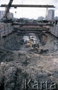 Sierpień 1988, Warszawa, Polska.
Budowa tunelu I linii metra wzdłuż al. Komisji Edukacji Narodowej.
Fot. Edward Grochowicz, zbiory Ośrodka KARTA