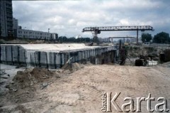 Sierpień 1988, Warszawa, Polska.
Budowa tunelu I linii metra wzdłuż al. Komisji Edukacji Narodowej.
Fot. Edward Grochowicz, zbiory Ośrodka KARTA