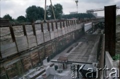 Sierpień 1988, Warszawa, Polska.
Budowa tunelu I linii metra wzdłuż al. Komisji Edukacji Narodowej.
Fot. Edward Grochowicz, zbiory Ośrodka KARTA