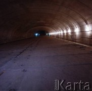 Lipiec 1989, Warszawa, Polska.
Tunel I linii metra.
Fot. Edward Grochowicz, zbiory Ośrodka KARTA