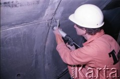 1.09.1989, Warszawa, Polska.
Robotnicy podczas budowy tunelu I linii metra.
Fot. Edward Grochowicz, zbiory Ośrodka KARTA