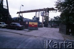 18.09.1989, Warszawa, Polska.
Dzień otwarty na budowie I linii metra. Wejście na teren budowy.
Fot. Edward Grochowicz, zbiory Ośrodka KARTA