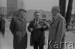 17.04.1986, Warszawa, Polska.
Wizyta Pełnomocnika ZSRR do spraw budowy metra w Warszawie (pośrodku).
Fot. Edward Grochowicz, zbiory Ośrodka KARTA