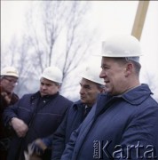 Lata 80., Warszawa, Polska.
Budowa I linii metra. Prawdopodobnie pracownicy Generalnej Dyrekcji Budowy Metra.
Fot. Edward Grochowicz, zbiory Ośrodka KARTA