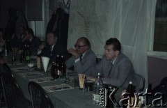 Lata 80., Warszawa, Polska.
Spotkanie dotyczące budowy I linii metra.
Fot. Edward Grochowicz, zbiory Ośrodka KARTA