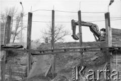 1986, Warszawa, Polska.
Budowa I linii metra na odcinku Pole Mokotowskie - Politechnika.
Fot. Edward Grochowicz, zbiory Ośrodka KARTA