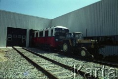 Ok. 1990, Warszawa, Polska.
Wagon metra (seria 81) na terenie Stacji Techniczno - Postojowej 