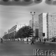 Lata 60., Warszawa, Polska.
Ulica Świętokrzyska przy skrzyżowaniu z ulicą Marszałkowską.
Fot. Edward Grochowicz, zbiory Ośrodka KARTA