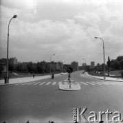 Lata 60., Warszawa, Polska.
Ulica.
Fot. Edward Grochowicz, zbiory Ośrodka KARTA