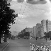 Lata 60., Warszawa, Polska.
Ulica Świętokrzyska przy skrzyżowaniu z ulicą Marszałkowską.
Fot. Edward Grochowicz, zbiory Ośrodka KARTA