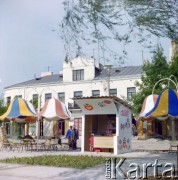 1979, Piaseczno, Polska.
Punkt gastronomiczny Spółdzielni Społem.
Fot. Edward Grochowicz, zbiory Ośrodka KARTA