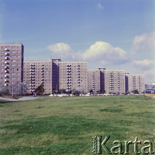 Lata 70., Warszawa, Polska.
Osiedle mieszkaniowe.
Fot. Edward Grochowicz, zbiory Ośrodka KARTA