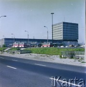 Lata 70., Warszawa, Polska.
Dworzec autobusowy Warszawa Zachodnia, Aleje Jerozolimskie.
Fot. Edward Grochowicz, zbiory Ośrodka KARTA