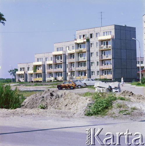 Lata 70., Warszawa, Polska.
Osiedle mieszkaniowe.
Fot. Edward Grochowicz, zbiory Ośrodka KARTA