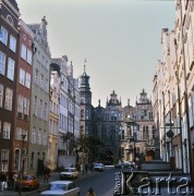 Lata 80., Gdańsk, Polska.
Ulica Piwna, w głębi Wielka Zbrojownia.
Fot. Edward Grochowicz, zbiory Ośrodka KARTA