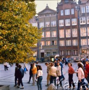 Lata 80., Gdańsk, Polska.
Długi Targ.
Fot. Edward Grochowicz, zbiory Ośrodka KARTA