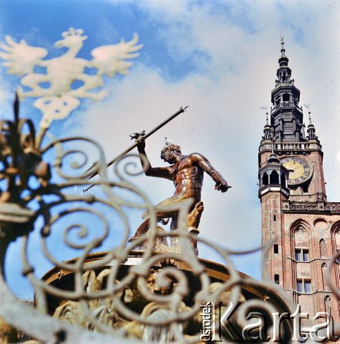 Lata 80., Gdańsk, Polska.
Fontanna Neptuna na Długim Targu.
Fot. Edward Grochowicz, zbiory Ośrodka KARTA
