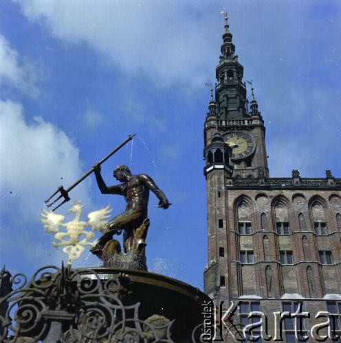 Lata 80., Gdańsk, Polska.
Fontanna Neptuna na Długim Targu.
Fot. Edward Grochowicz, zbiory Ośrodka KARTA
