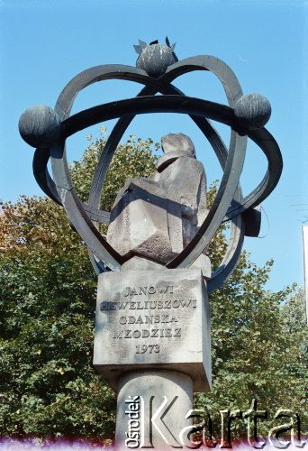 Lata 80., Gdańsk, Polska.
Pomnik Jana Heweliusza.
Fot. Edward Grochowicz, zbiory Ośrodka KARTA