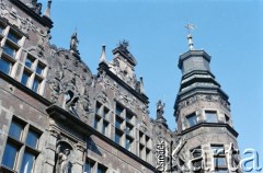 Lata 80., Gdańsk, Polska.
Kamienica na Starym Mieście.
Fot. Edward Grochowicz, zbiory Ośrodka KARTA