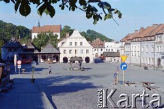 Lata 90., Kazimierz Dolny nad Wisłą, Polska.
Rynek.
Fot. Edward Grochowicz, zbiory Ośrodka KARTA