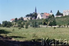 Lata 90., Kazimierz Dolny nad Wisłą, Polska.
Panorama od strony Wisły.
Fot. Edward Grochowicz, zbiory Ośrodka KARTA