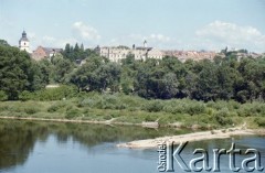 Lata 90., Kazimierz Dolny nad Wisłą, Polska.
Panorama od strony Wisły.
Fot. Edward Grochowicz, zbiory Ośrodka KARTA