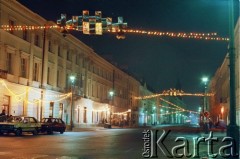 Styczeń 1988, Warszawa, Polska.
Noworoczne iluminacje, na zdjęciu ulica Nowy Świat.
Fot. Edward Grochowicz, zbiory Ośrodka KARTA