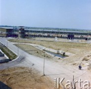 Lata 70., Starachowice, Polska.
Nowowybudowane hale Fabryki Samochodów Ciężarowych 