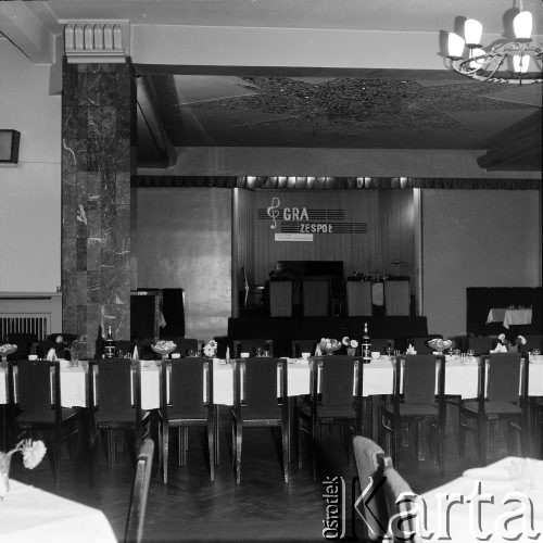 Lata 60., Warszawa, Polska.
Restauracja Kongresowa w Pałacu Kultury i Nauki.
Fot. Edward Grochowicz, zbiory Ośrodka KARTA