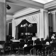 Lata 60., Warszawa, Polska.
Restauracja Kongresowa w Pałacu Kultury i Nauki.
Fot. Edward Grochowicz, zbiory Ośrodka KARTA